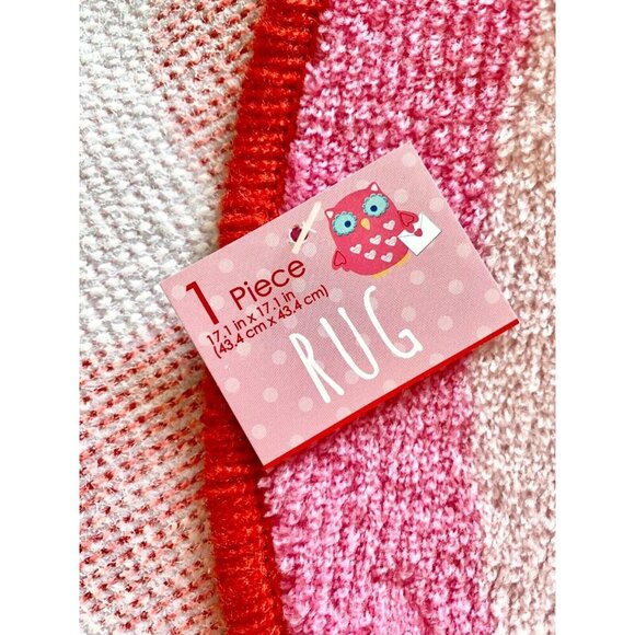 New Red & Pink Flower & Heart Print Round Rug w/ No Slip Rubber Backing 17” - Picture 3 of 4